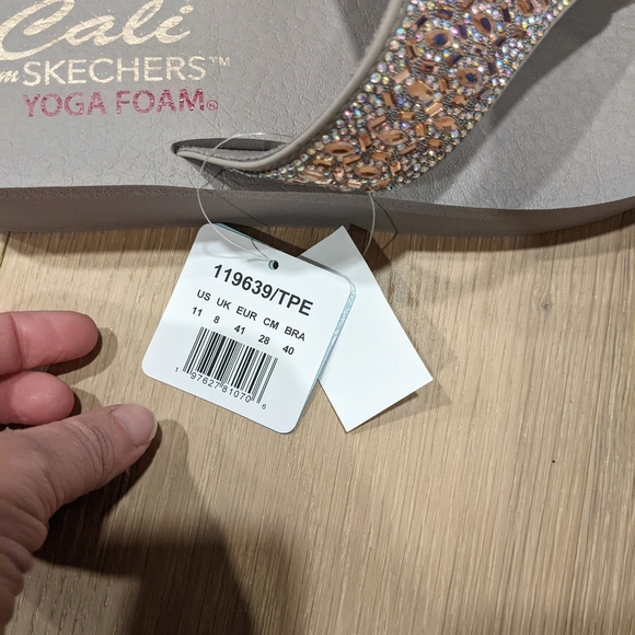 Sketchers tan platform sparkle sandals - Picture 7 of 8